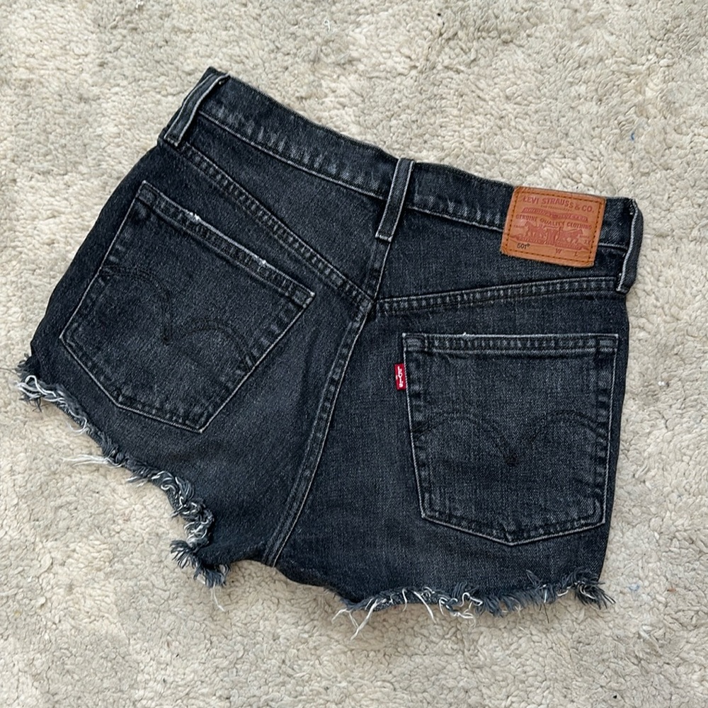 levi’s 501 shorts (w25)